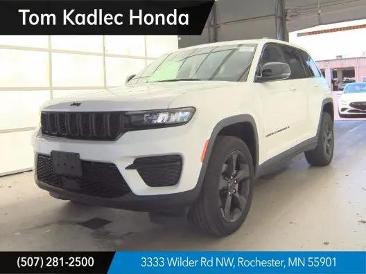 2023 Jeep Grand Cherokee Altitude 4x4 for sale in Rochester, MN