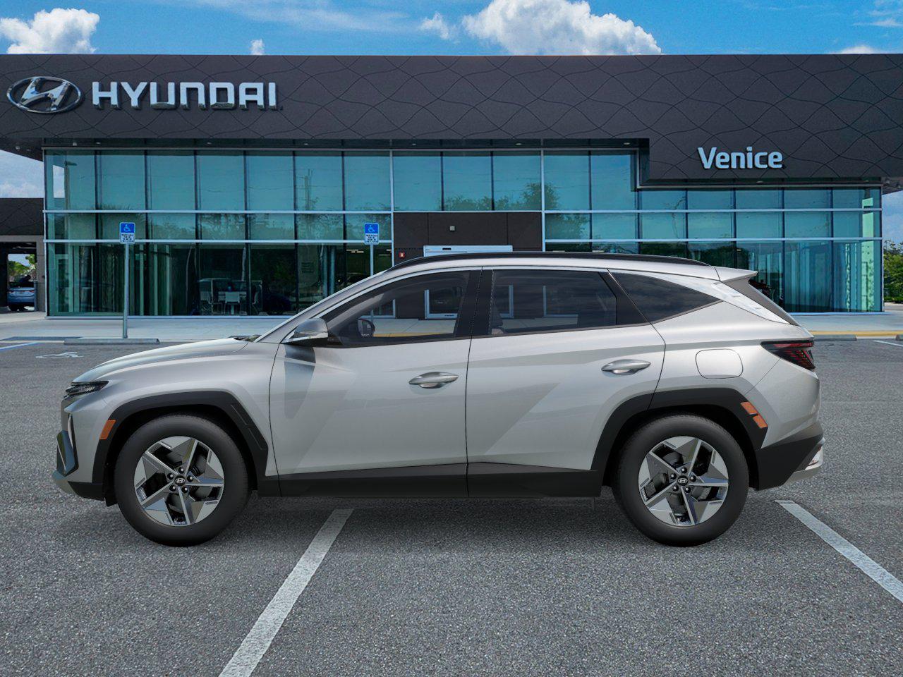 2026 Hyundai TUCSON HYBRID SEL Convenience - Image 3