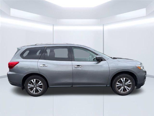 2017 Nissan Pathfinder SV