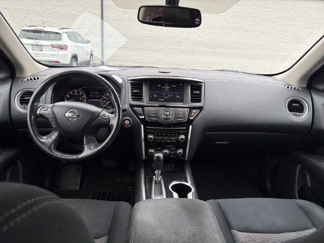 2017 Nissan Pathfinder SV