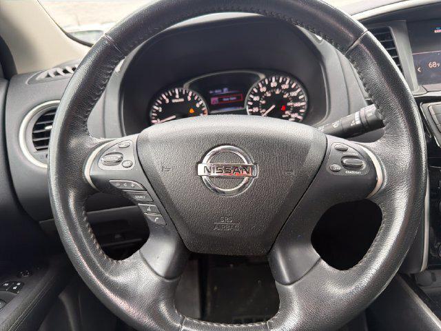 2017 Nissan Pathfinder SV