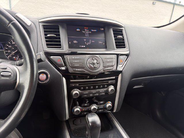 2017 Nissan Pathfinder SV