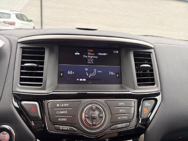 2017 Nissan Pathfinder SV