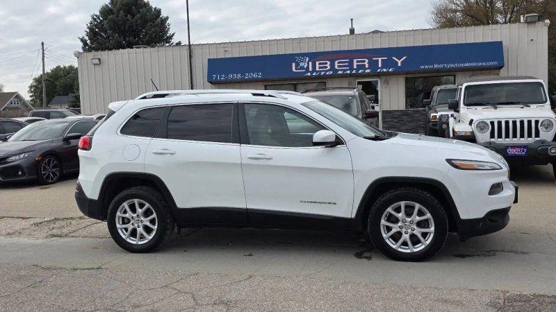 2016 Jeep Cherokee Latitude for sale in Merrill, IA