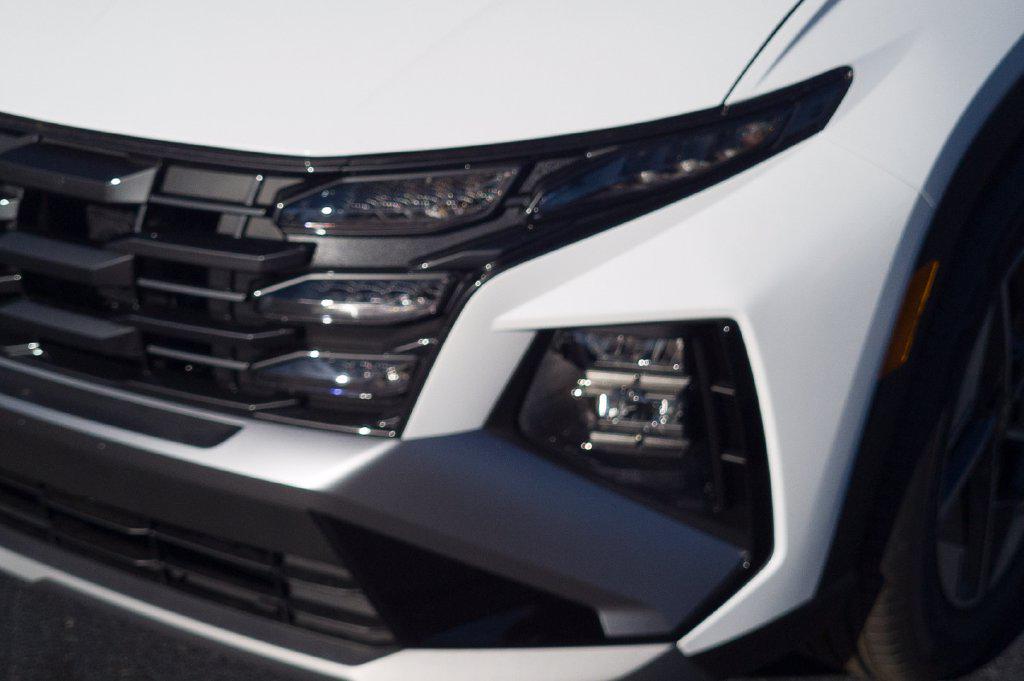 New 2026 White HYUNDAI SEL Plus FWD image 11