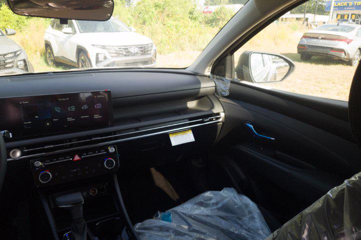 New 2026 White HYUNDAI SEL Plus FWD image 16