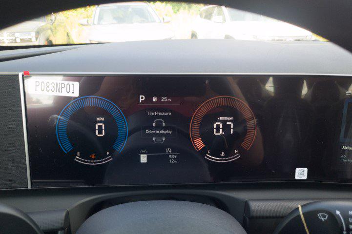 New 2026 White HYUNDAI SEL Plus FWD image 26