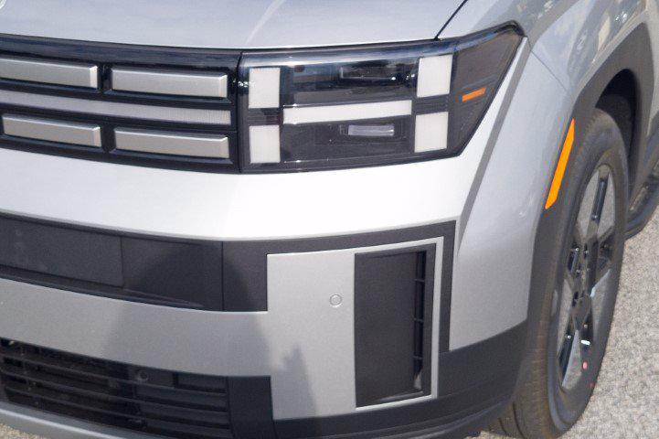 New 2026 Silver HYUNDAI SEL Plus FWD image 11