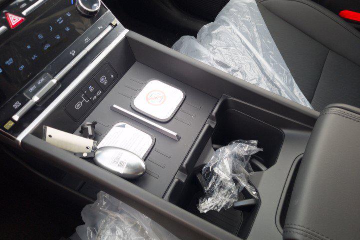 New 2026 Silver HYUNDAI SEL Plus FWD image 23