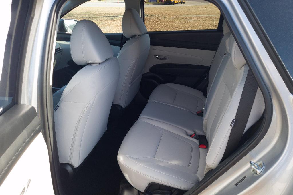New 2026 Silver HYUNDAI SEL Plus FWD image 16