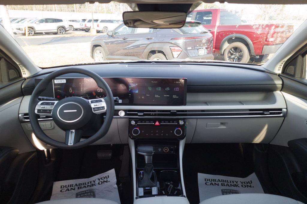 New 2026 Silver HYUNDAI SEL Plus FWD image 18
