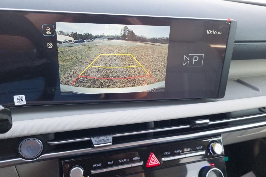 New 2026 Silver HYUNDAI SEL Plus FWD image 22