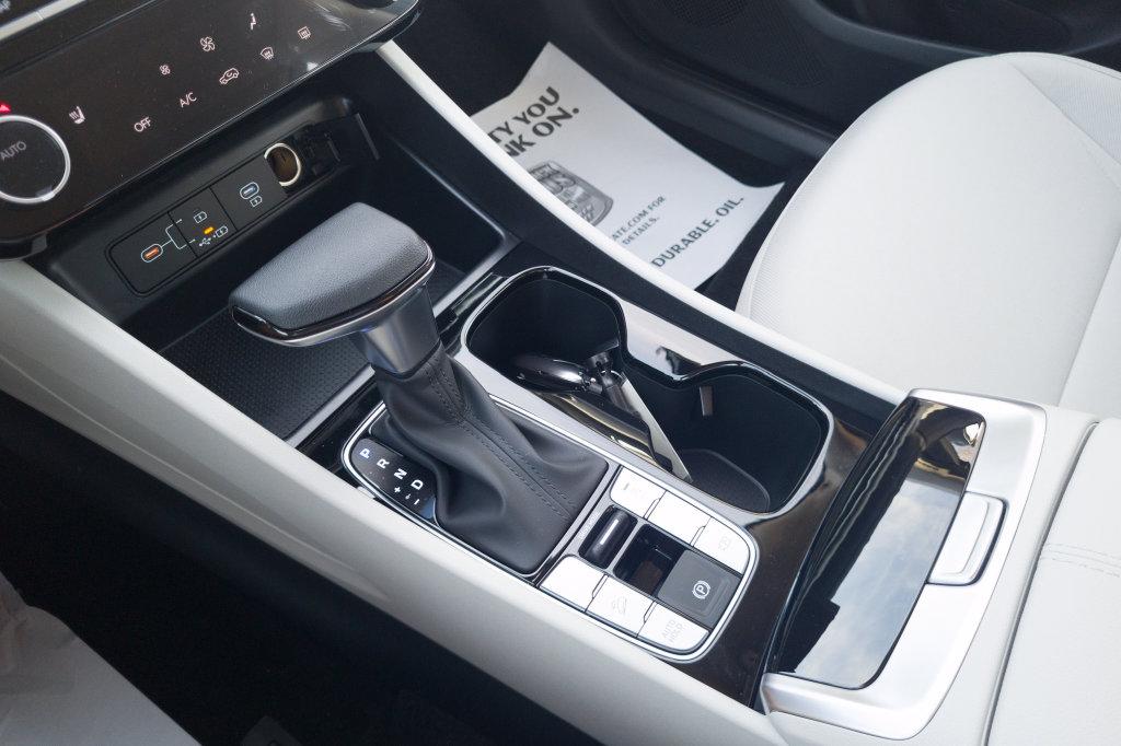 New 2026 Silver HYUNDAI SEL Plus FWD image 23