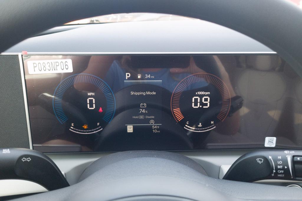 New 2026 Silver HYUNDAI SEL Plus FWD image 30