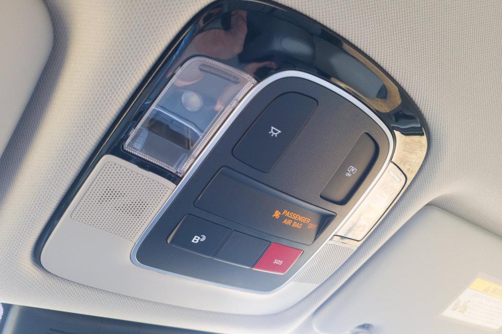 New 2026 Silver HYUNDAI SEL Plus FWD image 32
