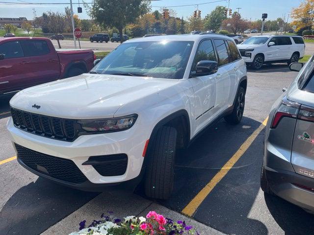 2023 Jeep Grand Cherokee Altitude 4x4 for sale in Grand Blanc, MI