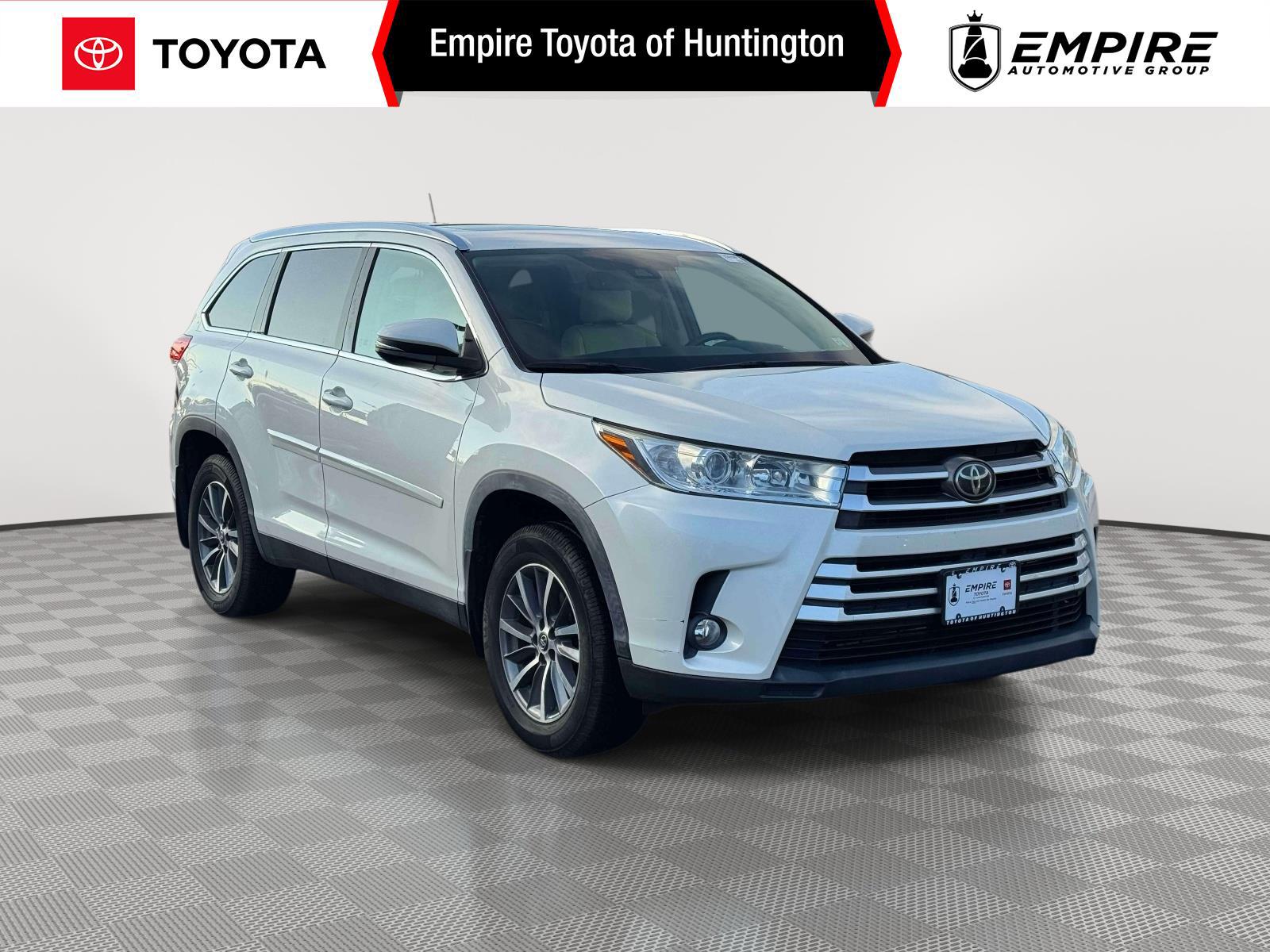 White (Blizzard Pearl) 2019 Toyota Highlander SUV / Crossover All-Wheel Drive Automatic