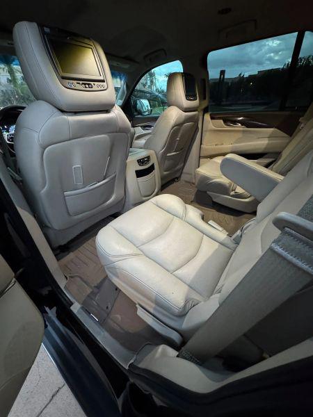 2017 Cadillac Escalade Standard