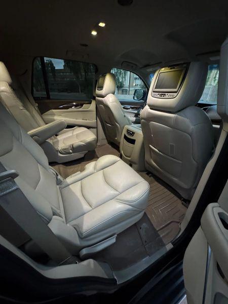 2017 Cadillac Escalade Standard