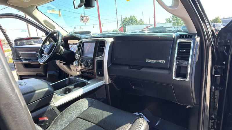 2017 Ram 1500 Laramie Crew Cab 4x4 57 Box