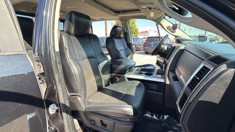 2017 Ram 1500 Laramie Crew Cab 4x4 57 Box