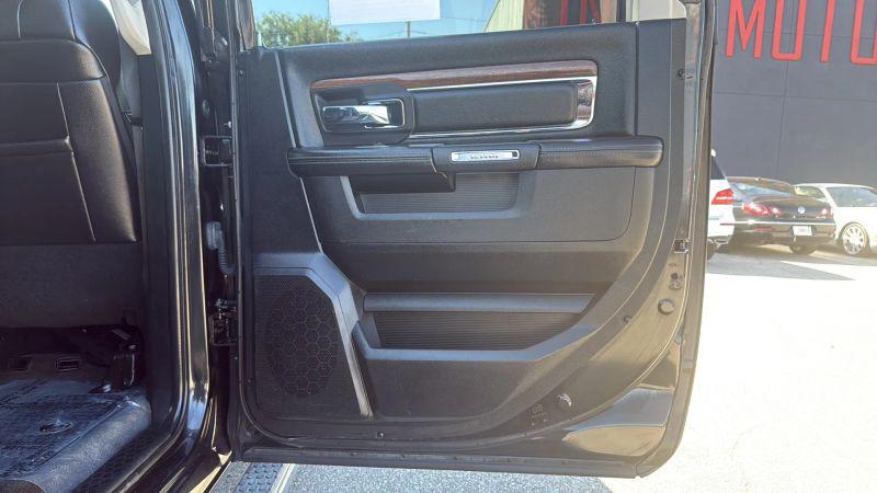 2017 Ram 1500 Laramie Crew Cab 4x4 57 Box