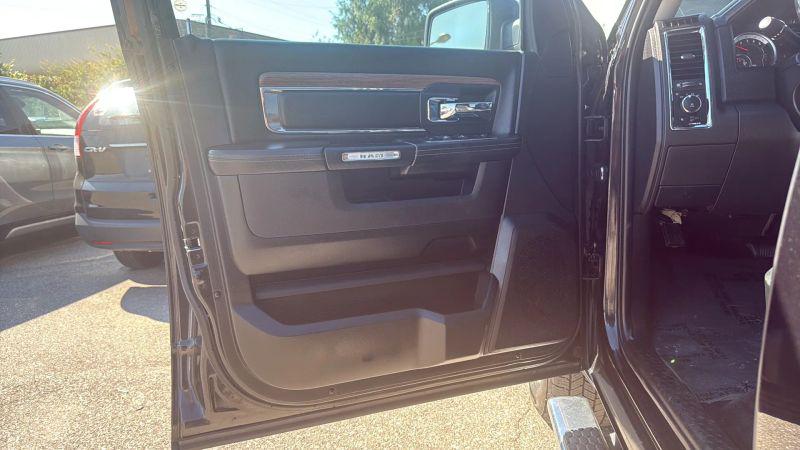 2017 Ram 1500 Laramie Crew Cab 4x4 57 Box