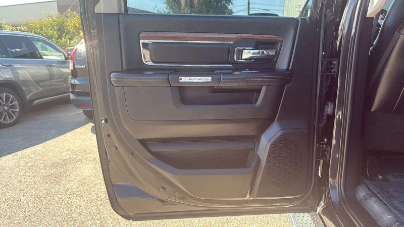 2017 Ram 1500 Laramie Crew Cab 4x4 57 Box