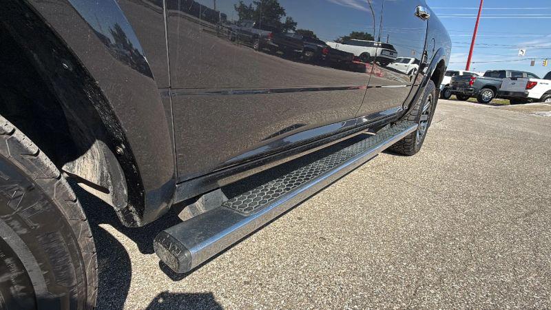 2017 Ram 1500 Laramie Crew Cab 4x4 57 Box