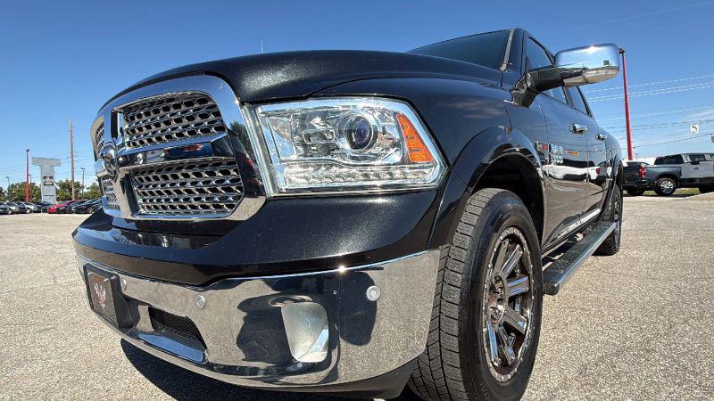 2017 Ram 1500 Laramie Crew Cab 4x4 57 Box