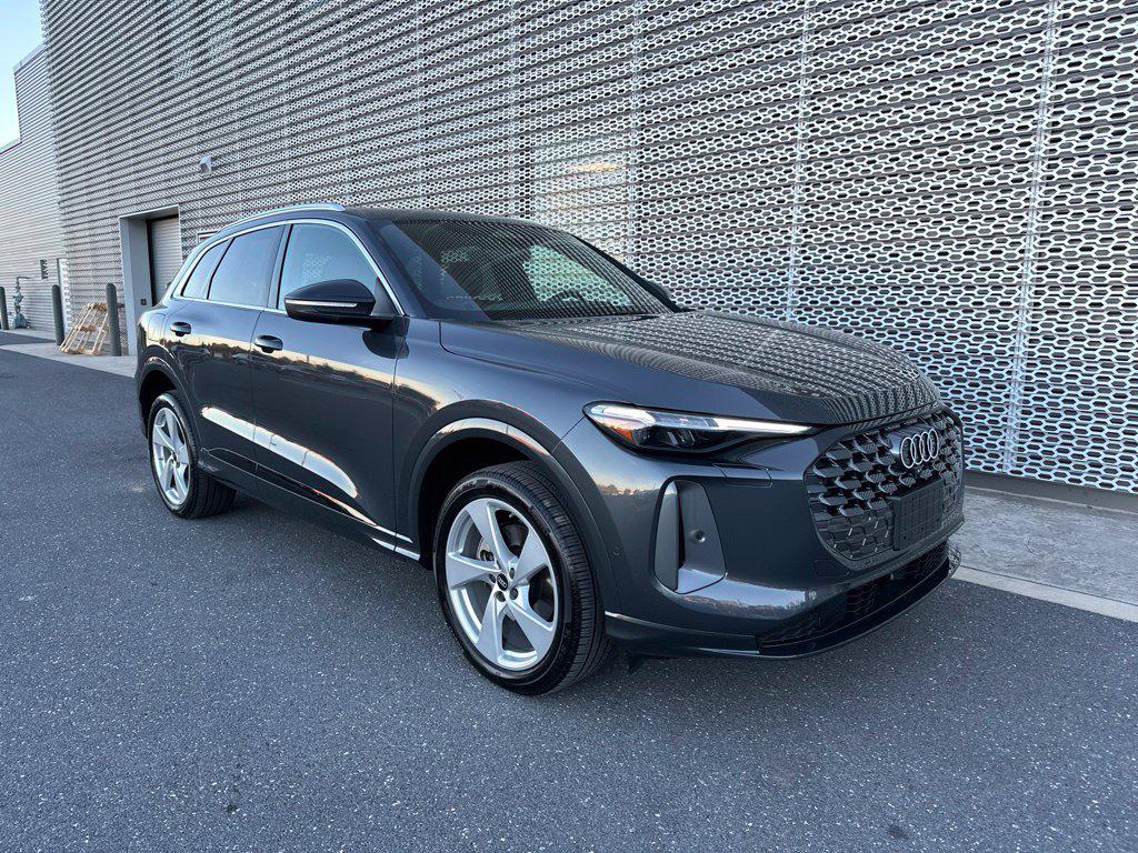 Tambora Gray Metallic 2025 Audi Q5 SUV / Crossover All-Wheel Drive 7-Speed Automatic