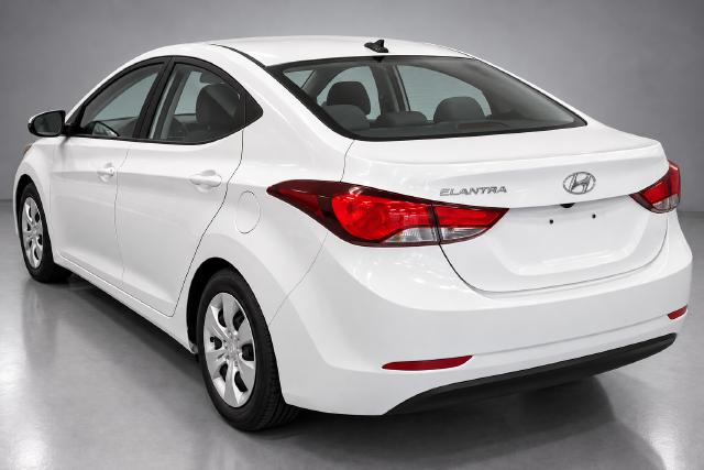 Used 2016 Hyundai Elantra SE with VIN 5NPDH4AE7GH678835 for sale in Terre Haute, IN