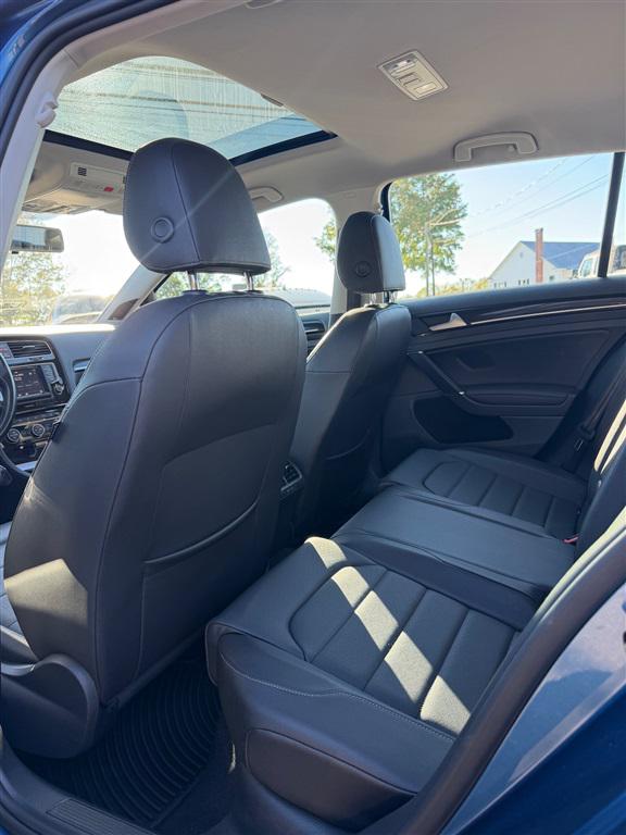 2015 Volkswagen Golf TDI SEL 4-Door