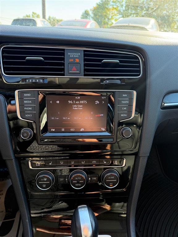 2015 Volkswagen Golf TDI SEL 4-Door