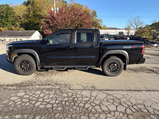 2022 Nissan Frontier Crew Cab PRO-4X 4x4 2022 Nissan Frontier Crew Cab PRO-4X 4x4