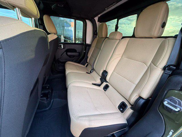 2022 Jeep Gladiator Sport