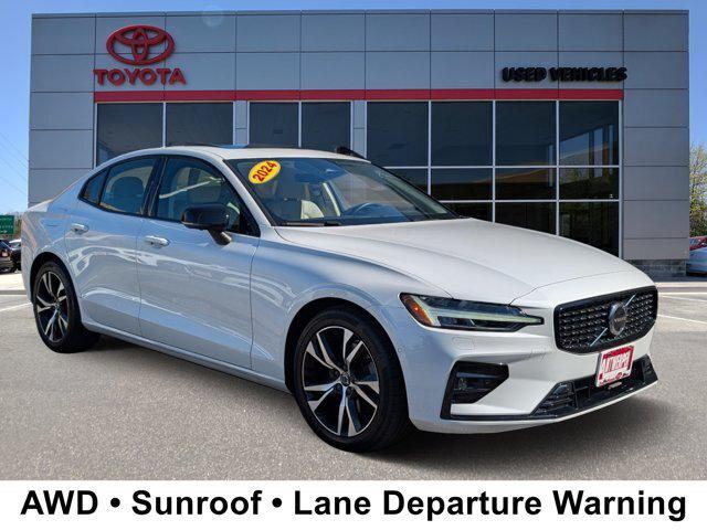 2024 Volvo S60 B5 Plus Dark Theme