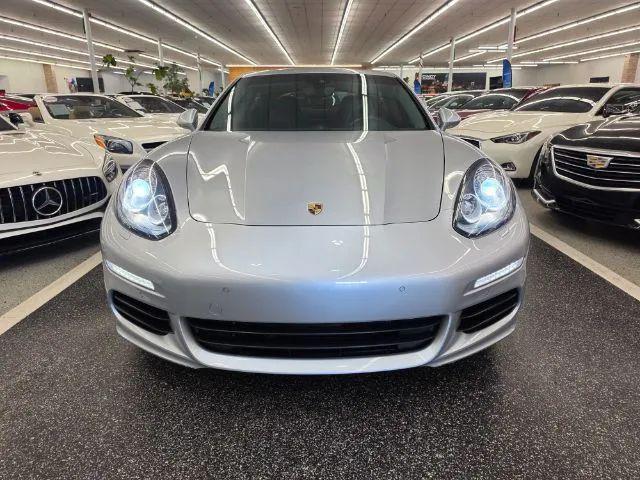 2015 Porsche Panamera 4