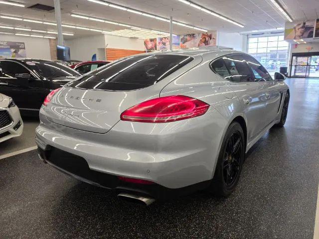 2015 Porsche Panamera 4