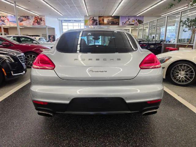 2015 Porsche Panamera 4