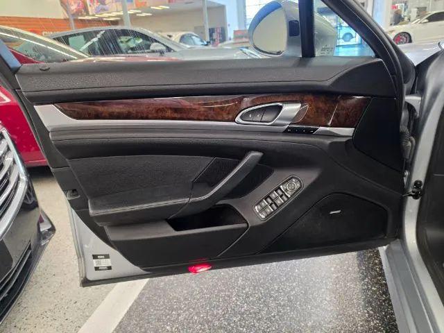 2015 Porsche Panamera 4