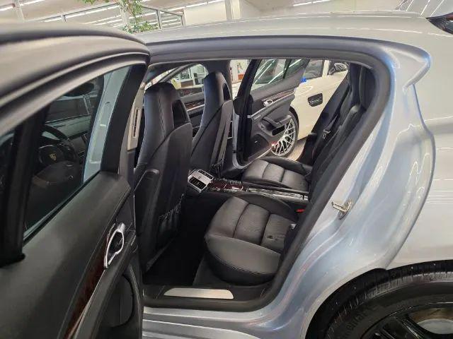 2015 Porsche Panamera 4