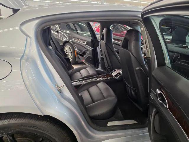 2015 Porsche Panamera 4