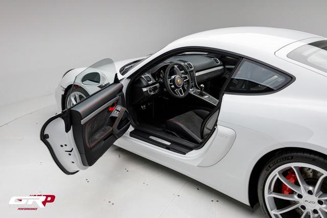 2016 Porsche Cayman GT4