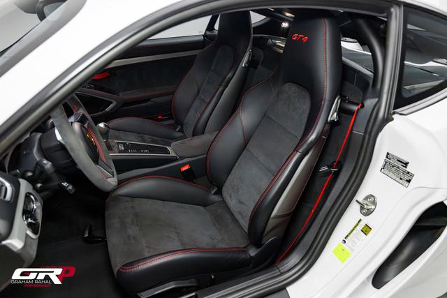 2016 Porsche Cayman GT4