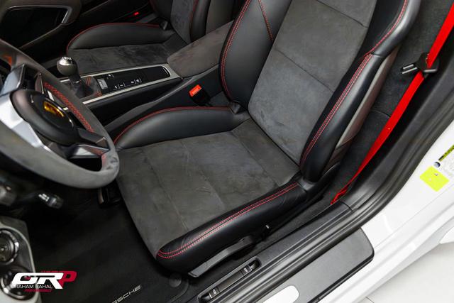 2016 Porsche Cayman GT4