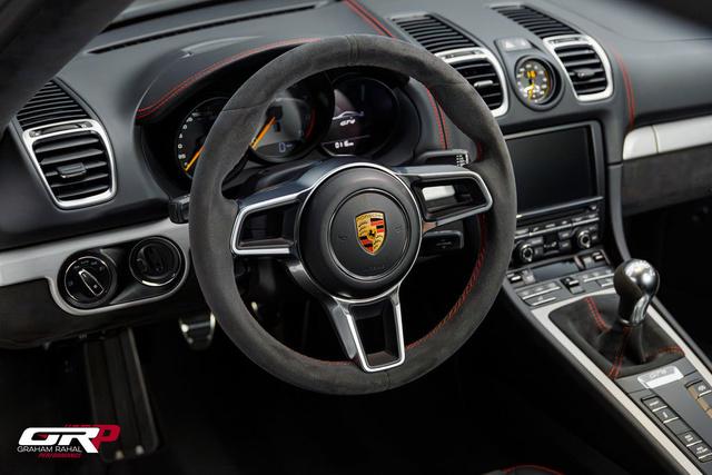 2016 Porsche Cayman GT4