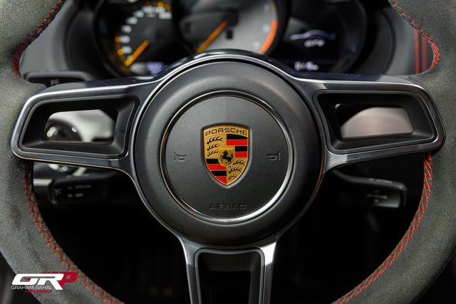 2016 Porsche Cayman GT4