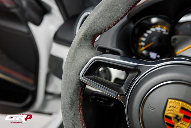 2016 Porsche Cayman GT4