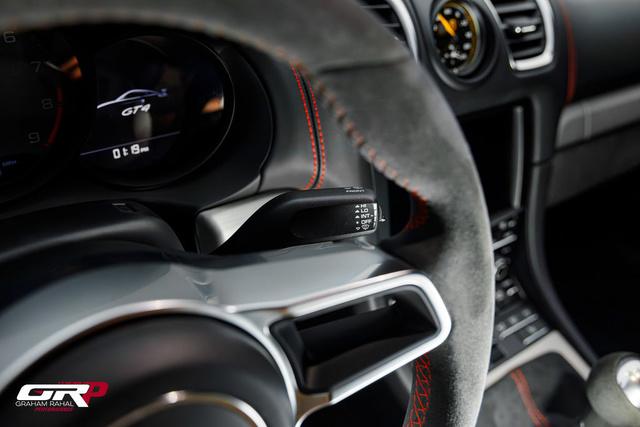 2016 Porsche Cayman GT4